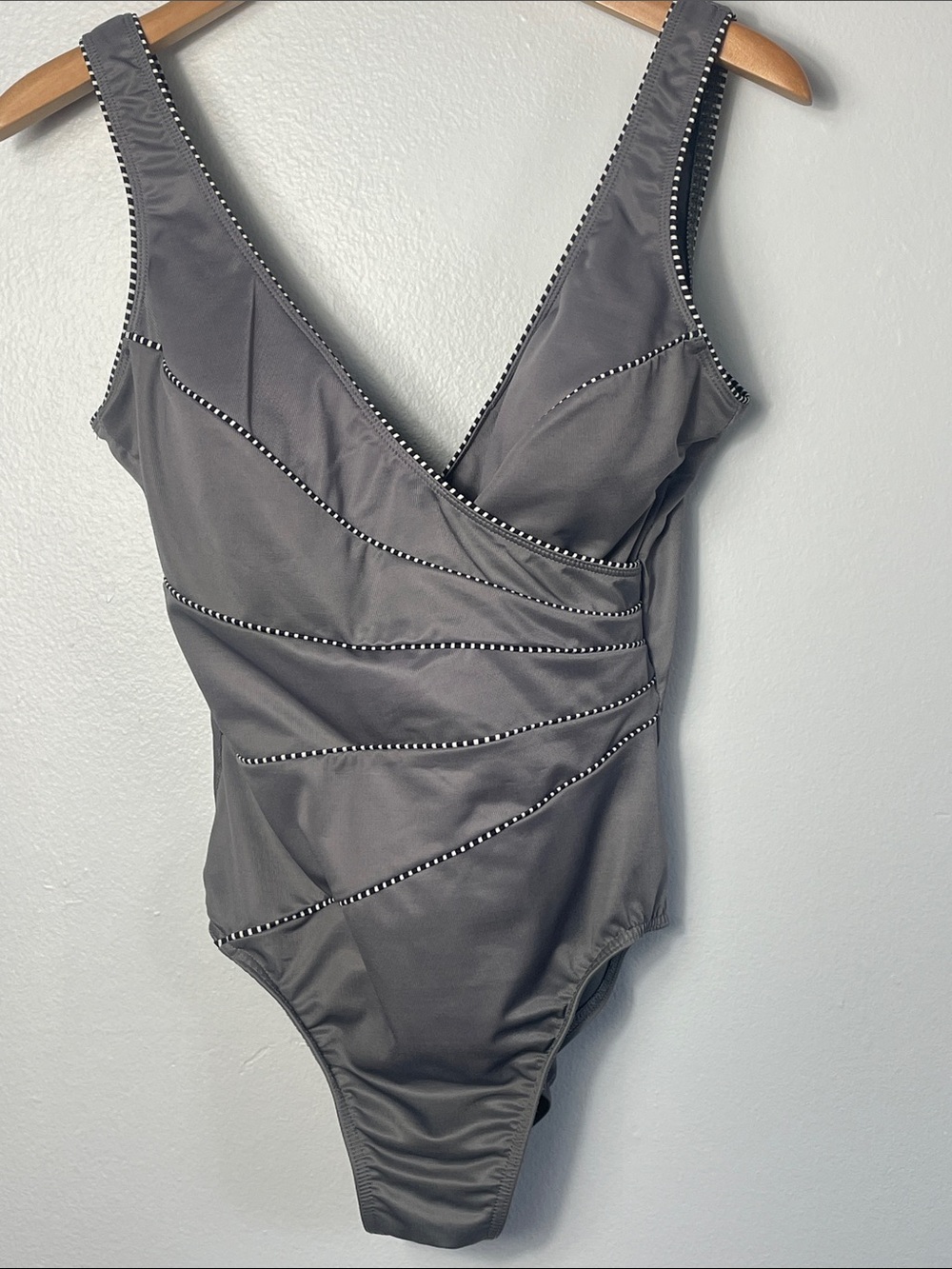 MiracleSuit Horizon Silver One Piece‎ Size M L